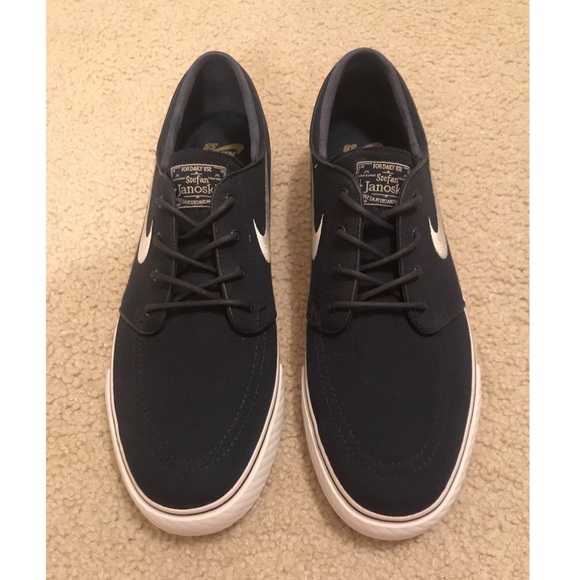 nike air vortex gray